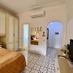 Central Studio Capri * Capri
