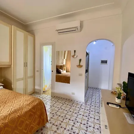 Central Studio Capri * 卡普里