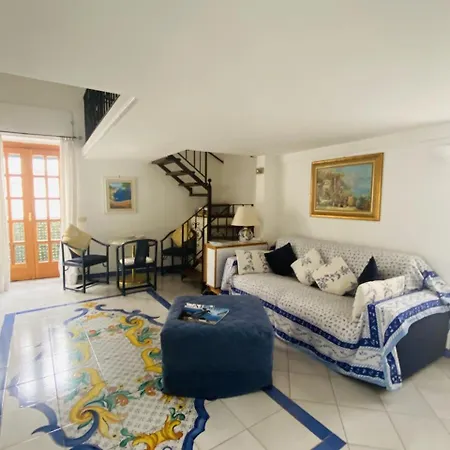 Central Studio Capri كابري